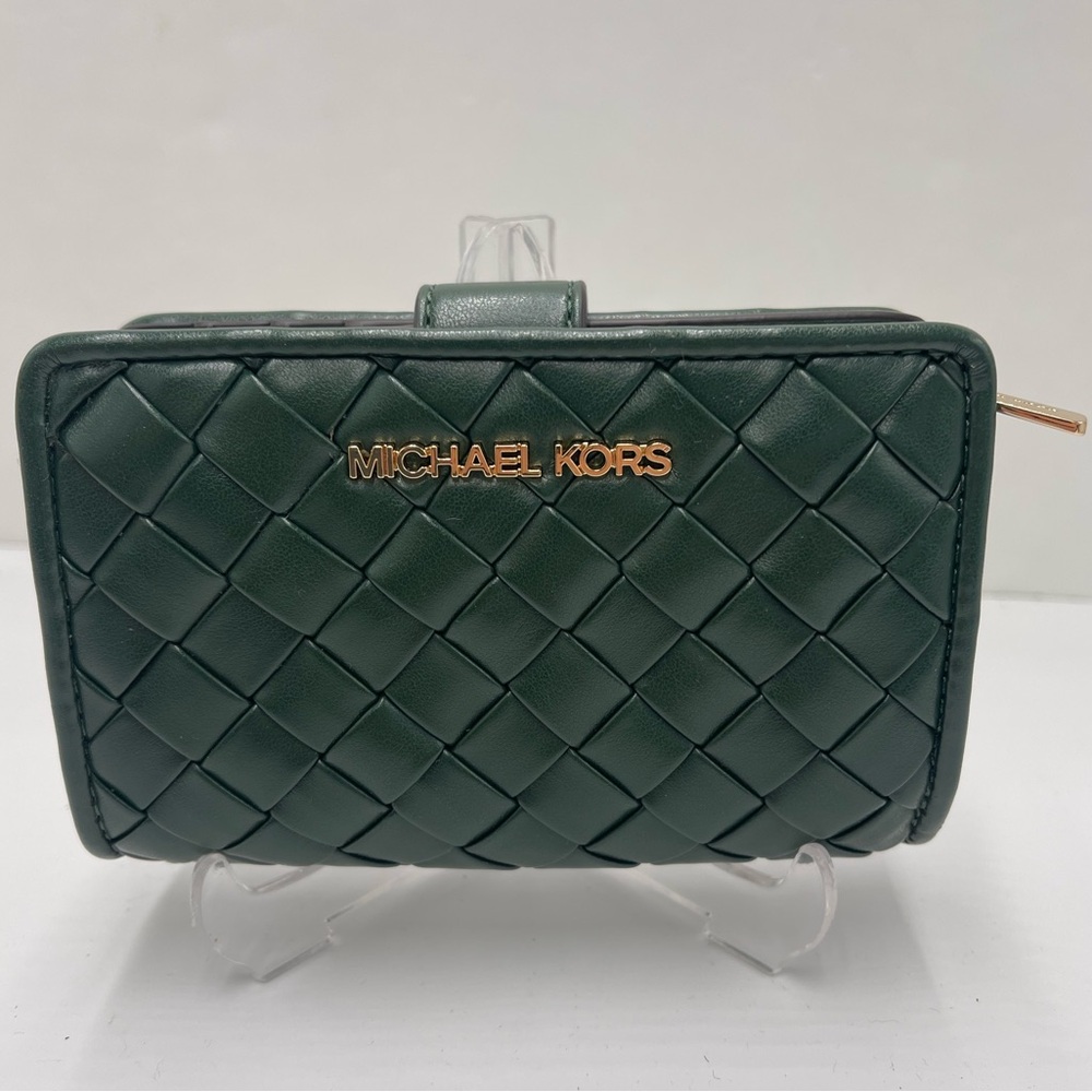 MICHAEL KORS Jet Set Medium Woven  Bifold  Zip CN Wallet
Moss
NWT